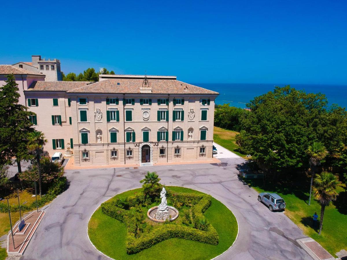 ホテル Domus Stella Maris - Casa Per Ferie アンコーナ エクステリア 写真