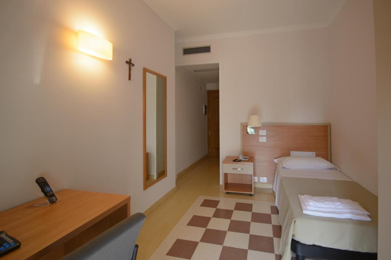ホテル Domus Stella Maris - Casa Per Ferie アンコーナ エクステリア 写真