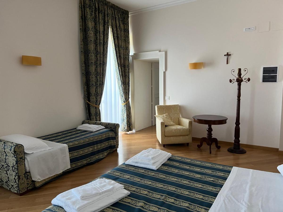 ホテル Domus Stella Maris - Casa Per Ferie アンコーナ エクステリア 写真