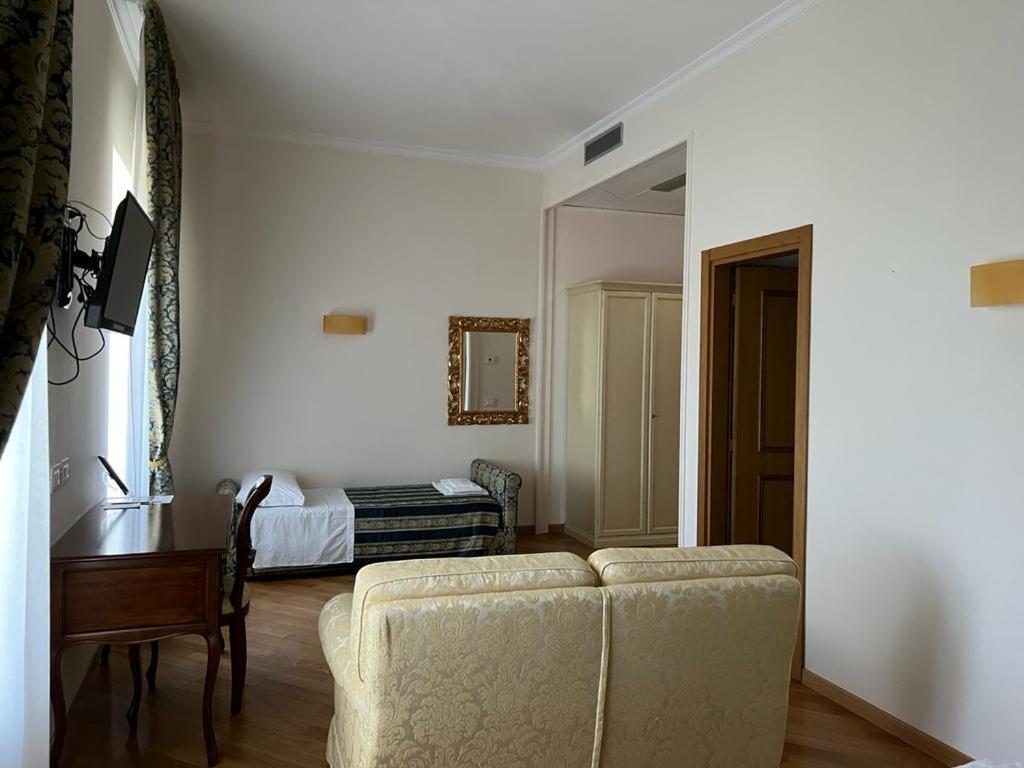 ホテル Domus Stella Maris - Casa Per Ferie アンコーナ エクステリア 写真
